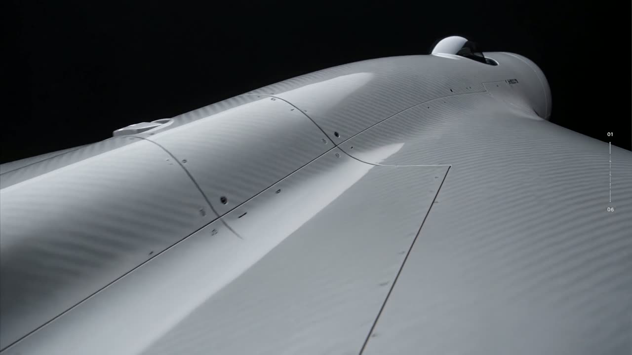 THOR-15 süzülüş sahnesi — gövde hattı